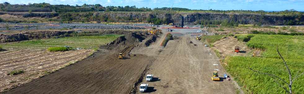 6 sept 2013 - Rivire St-Etienne - Travaux d'interconnexion entre les primtres irrigus du Bras de la Plaine et du Bras de Cilaos -