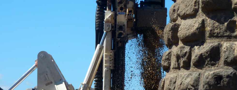 6 sept 2013 - Rivire St-Etienne - Travaux sur la pile P5 du pont amont -