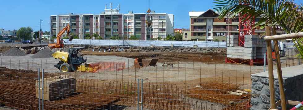 Octobre 2013 - Construction de la nouvelle école de Ravine Blanche