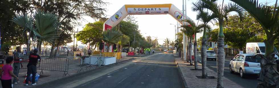 17 octobre 2013 - St-Pierre - Ligne de dpart du Grand raid -  Bd Hubert-Delisle -