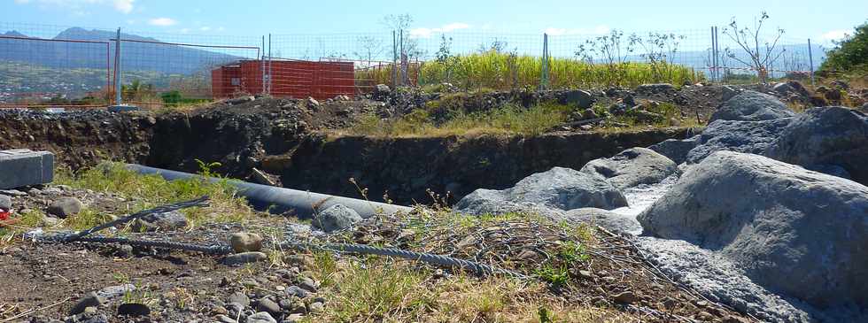 Oct 2013 - Chantier de l'interconnexion des primtres irrigus Bras de la Plaine - Bras de Cilaos - Arrive gare  rcleurs