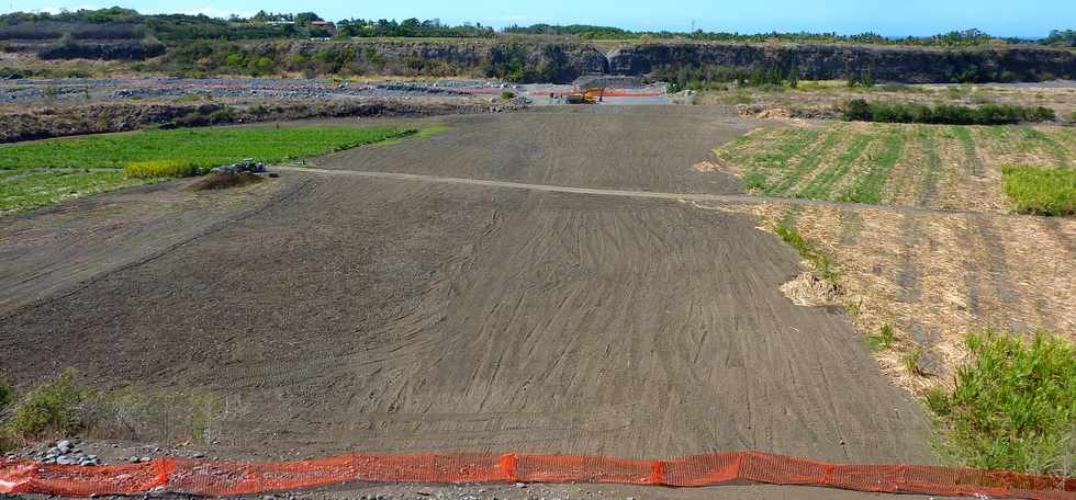 Oct 2013 - Chantier de l'interconnexion des primtres irrigus Bras de la Plaine - Bras de Cilaos - Traverse de la riv St-Etienne