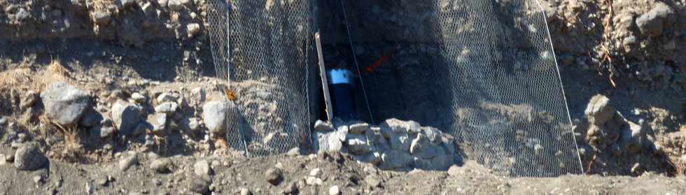 Oct 2013 - Chantier de l'interconnexion des primtres irrigus Bras de la Plaine - Bras de Cilaos - Canalisation dans le rempart de rive gauche