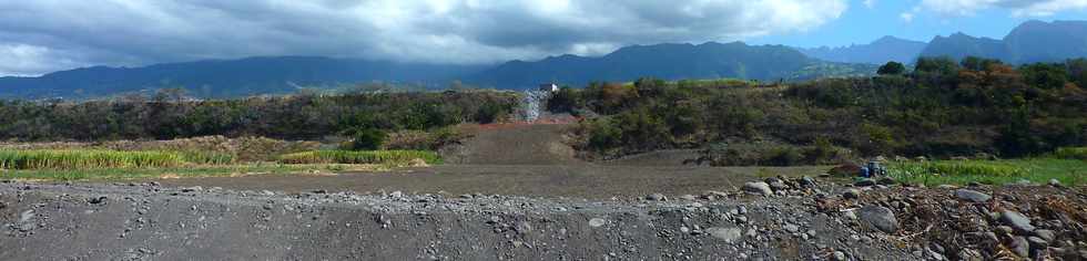 Oct 2013 - Chantier de l'interconnexion des primtres irrigus Bras de la Plaine - Bras de Cilaos -  Vers la rive droite