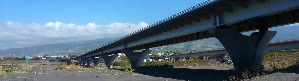Octobre 2013 - Nouveau pont sur la rivire St-Etienne
