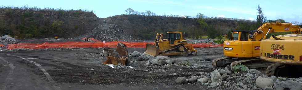 Novembre 2013 - Chantier de l'interconnexion des primtres irrigus Bras de la Plaine - Bras de Cilaos - Traverse de la rivire St-Etienne