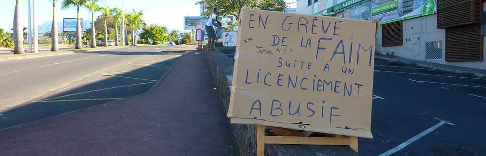 10 nov embre 2013 - St-Pierre - Grève de la faim ZAC Bank