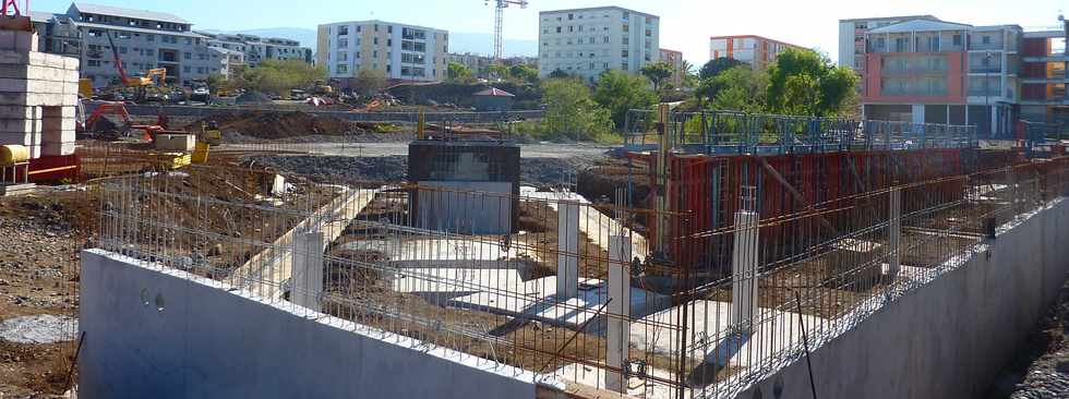 10 novembre 2013 - St-Pierre - Construction de la nouvelle cole de Ravine Blanche