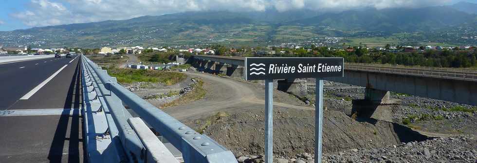 10 nov 2013 - St-Pierre - Ponts sur la rivire St-Etienne