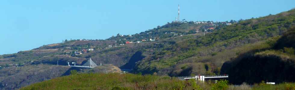 A pied,  vlo sur la route des Tamarins ... Opration route libre 17 novembre 2013 -