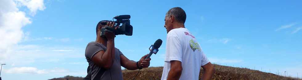 A pied,  vlo sur la route des Tamarins ... Opration route libre 17 novembre 2013 -