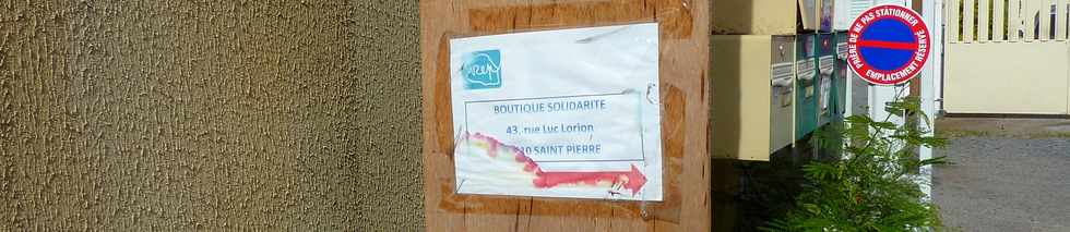 St-Pierre - novembre 2013 - Boutique Solidarité rue Lorion