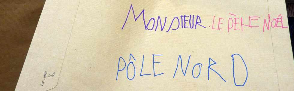 9 décembre 2013 - Lettres au Père Noël des élèves des CLIS de l'école Jean Moulin - St-Pierre de la Réunion