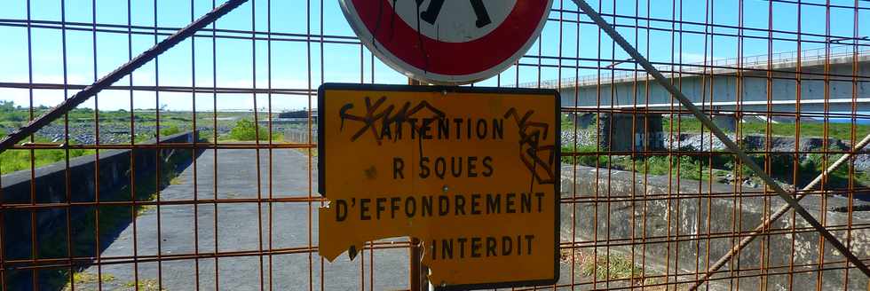 Fin janvier 2014 - Rivière St-Etienne - Accès interdit au vieux pont