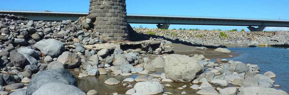 2 fvrier 2014 - Ancien pont amont sur la rivire St-Etienne - P6