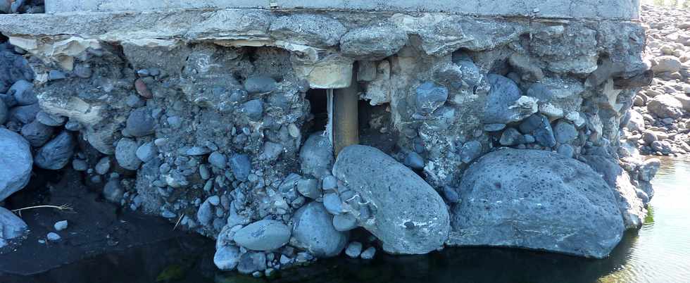 2 fvrier 2014 - Ancien pont amont sur la rivire St-Etienne - P5