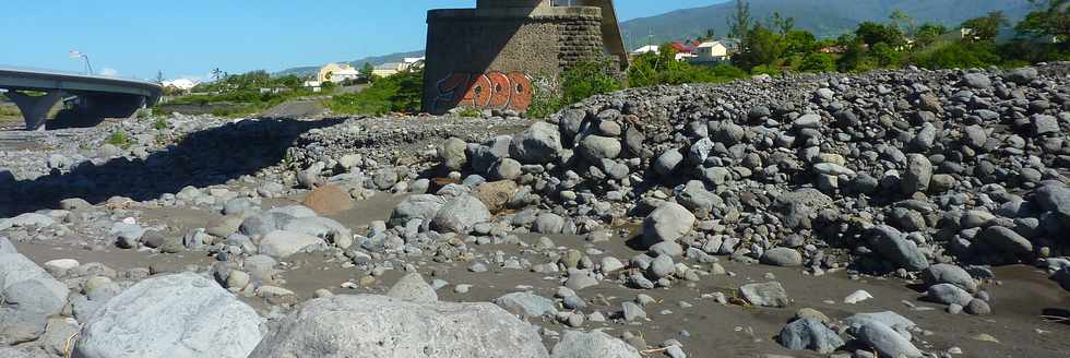 2 fvrier 2014 - Ancien pont amont sur la rivire St-Etienne - P4