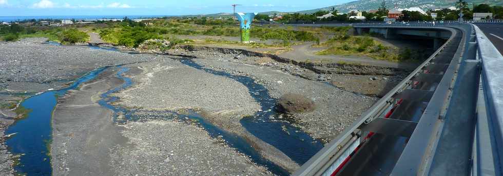 ars 2014 - Nouveau pont sur la rivire St-Etienne - Erosion rive droite