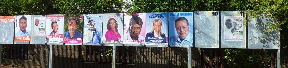 16 mars 2014 - St-Pierre - Panneau lectoral - Ecole Benjamin Molose Pierrefonds