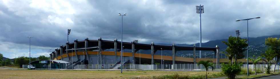 Saint-Paul  vlo - 2 mai 2014 -  Stade olympique