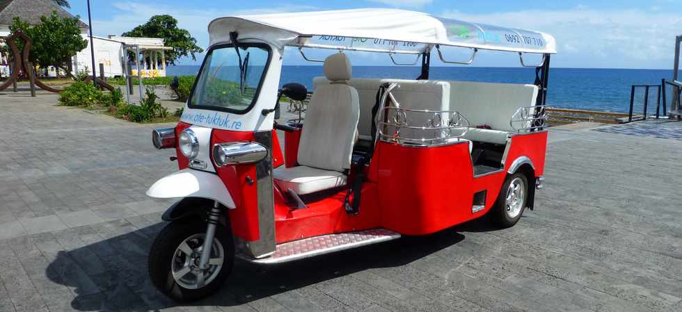 Saint-Paul  vlo - 2 mai 2014 - Ot tuktuk