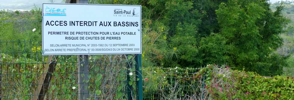 15 mai 2014 - St-Paul - D10 - Accès interdit aux bassins
