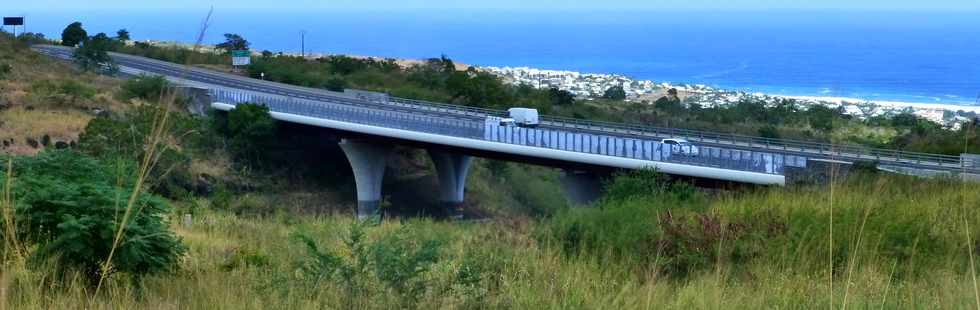 15 mai 2014 - St-Paul - D10 - Pont sur la ravine St-Gilles (route des Tamarins)