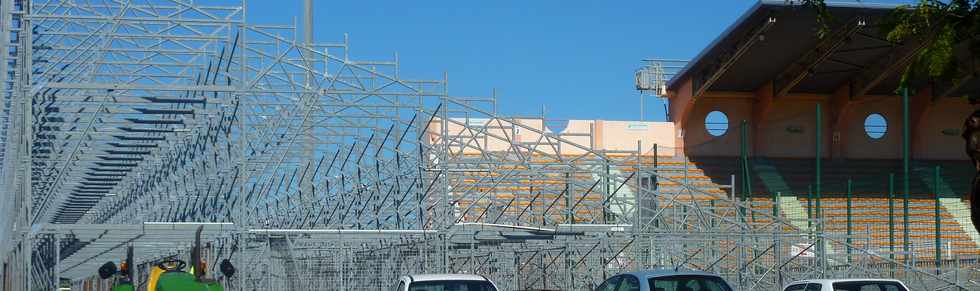 4 juin 2014 - St-Pierre - Tribune métallique démontable du stade Michel Volnay