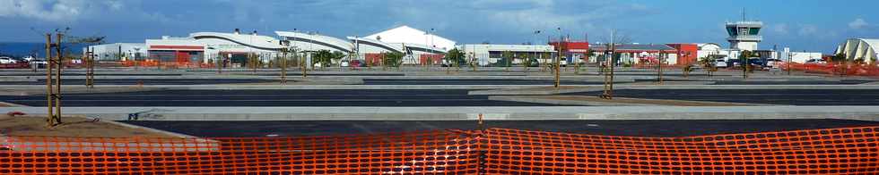 8 juin 2014 - St-Pierre - Chantier parkings à l'aéroport de Pierrefonds