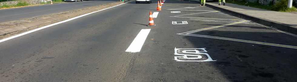 11 juin 2014 - St-Pierre - Terre Sainte - Marquage au sol - Suppression de la piste cyclable