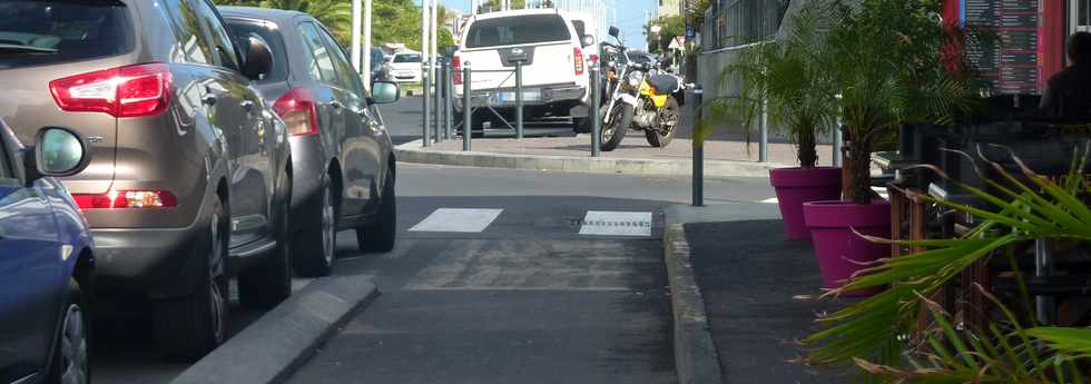 11 juin 2014 - St-Pierre - Fin de piste cyclable sur le bd Hubert Delisle