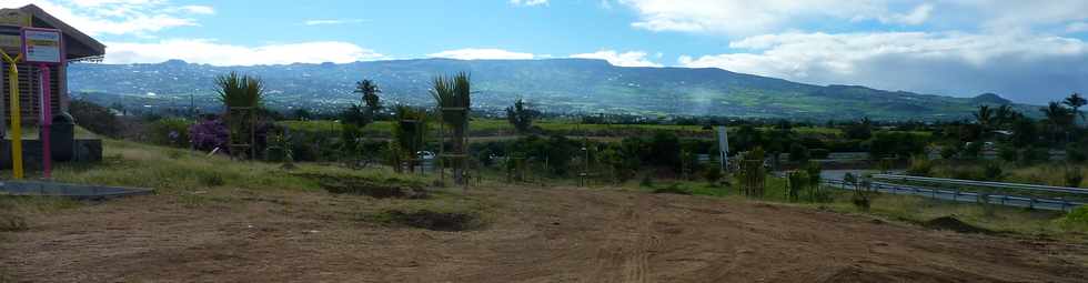 29 juin 2014 - St-Pierre - Travaux irrigation le long quatre-voies