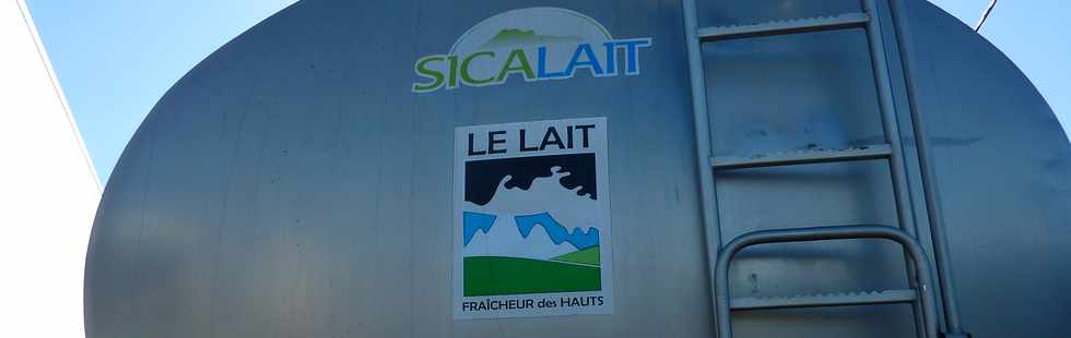 1er juillet 2014 - St-Pierre - Grève à la CILMAM - Citerne SICALAIT
