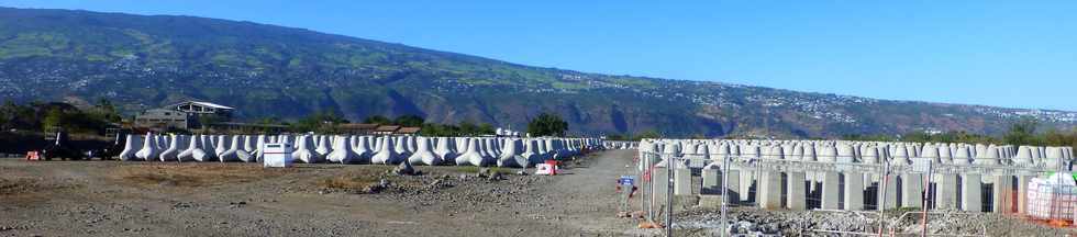 4 juillet 2014 - St-Paul - Cambaie - Fabrication des ttrapodes