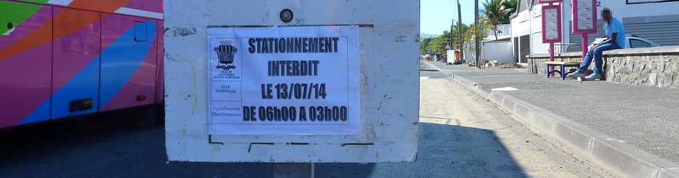 9 juillet 2014 - St-Pierre - Bd Hubert-Delisle - Préparatifs du 14 juillet