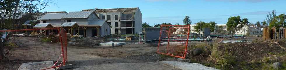 20 juillet 2014 - St-Pierre - Pierrefonds - Constructions au 2è RPIMa