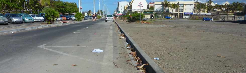 31 aot 2014 - St-Pierre - Boulevard Hubert-Delisle - Suppression de la piste cyclable ?