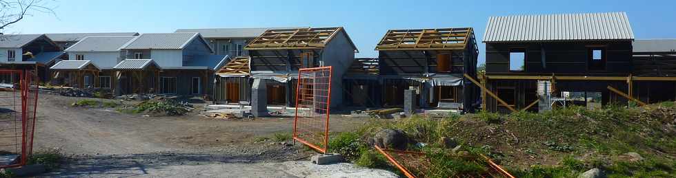 14 septembre 2014 - St-Pierre - Construction de logements au 2RPIMA