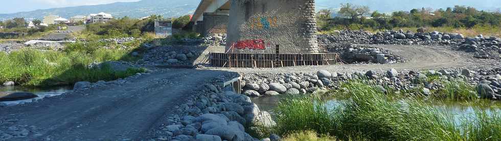 14 septembre 2014 - Rivière St-Etienne - Travaux sur la P5 du pont amont -