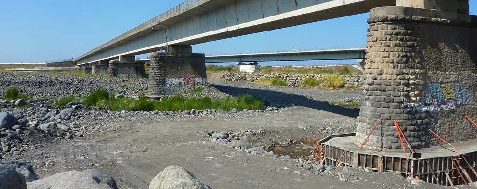 14 septembre 2014 - Rivire St-Etienne - Travaux sur la P5 du pont amont - Coffrages NOE