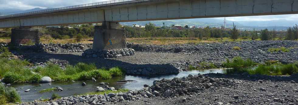 24 septembre 2014 - St-Louis - Rivire St-Etienne - Ancien pont amont - Pile P5