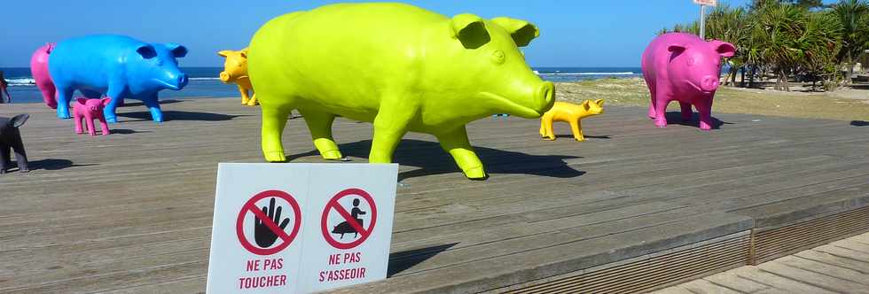 28 septembre 2014 - St-Pierre - exposition de l'artiste Alexandre Gury, de la fonderie d'Art du Domaine des Tourelles "L'art et le cochon"