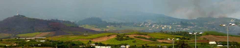 30 septembre 2014 - Incendies au Piton de Bassin Martin - Intervention du Dash 8