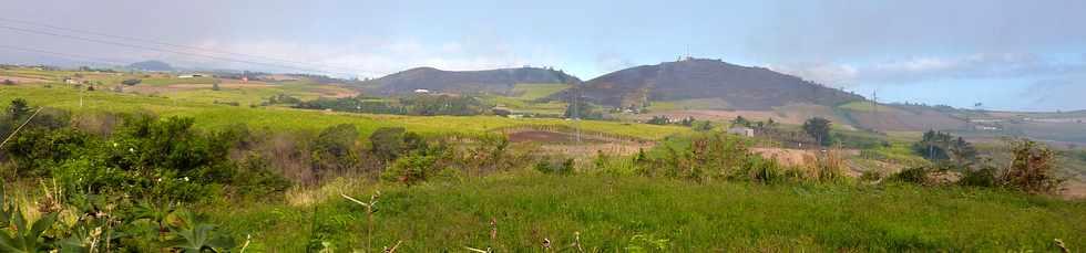 30 septembre 2014 - Incendies au Piton de Bassin Martin - Intervention du Dash 8