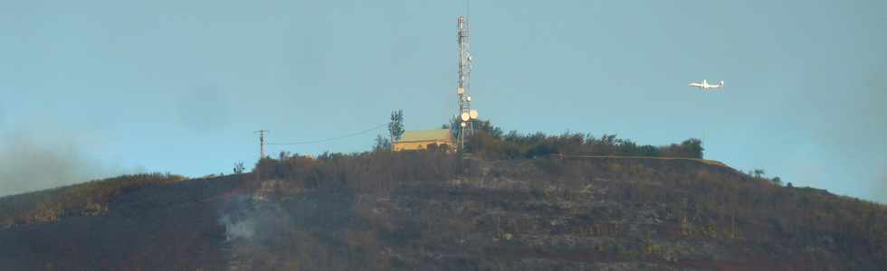 30 septembre 2014 - Incendies au Piton de Bassin Martin - Intervention du Dash 8