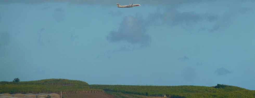 30 septembre 2014 - Incendies au Piton de Bassin Martin - Intervention du Dash 8