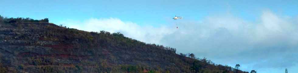 30 septembre 2014 - Incendies au Piton de Bassin Martin - Intervention du Dash 8