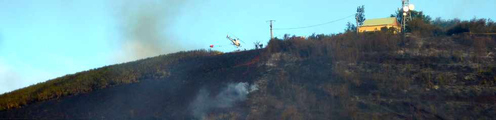 30 septembre 2014 - Incendies au Piton de Bassin Martin - Intervention du Dash 8