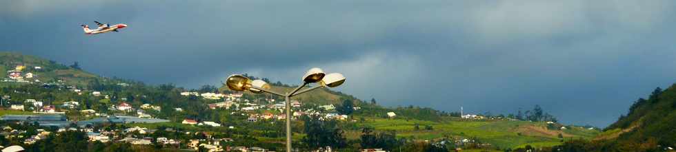 30 septembre 2014 - Incendies au Piton de Bassin Martin - Intervention du Dash 8