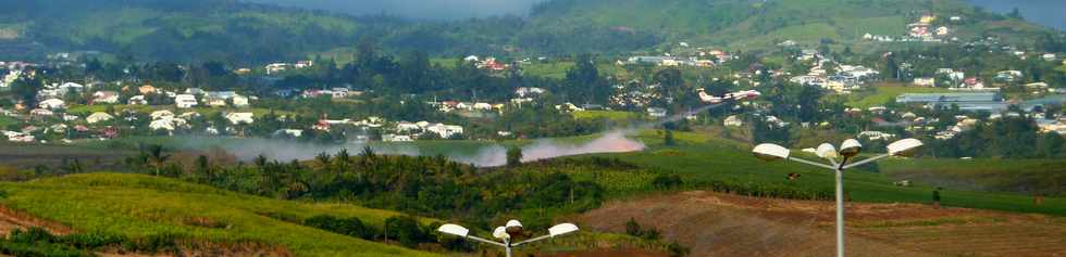 30 septembre 2014 - Incendies au Piton de Bassin Martin - Intervention du Dash 8